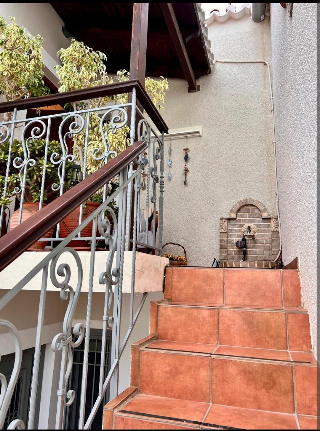 Apartment Alexjean House Ligoneri