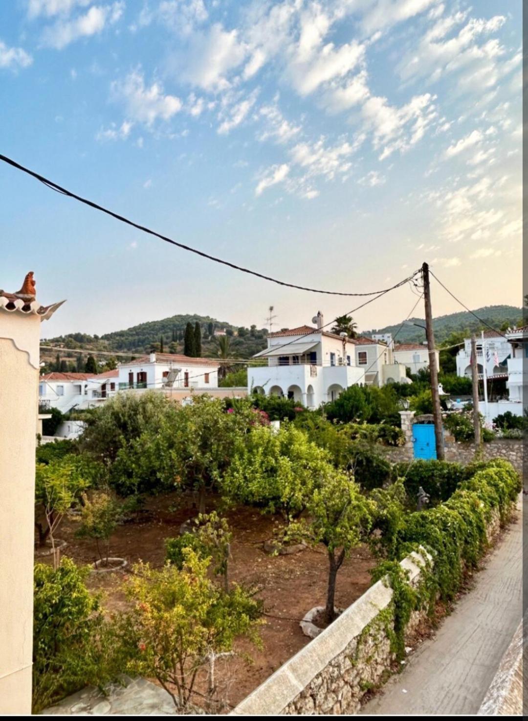 Alexjean House Apartment Ligoneri