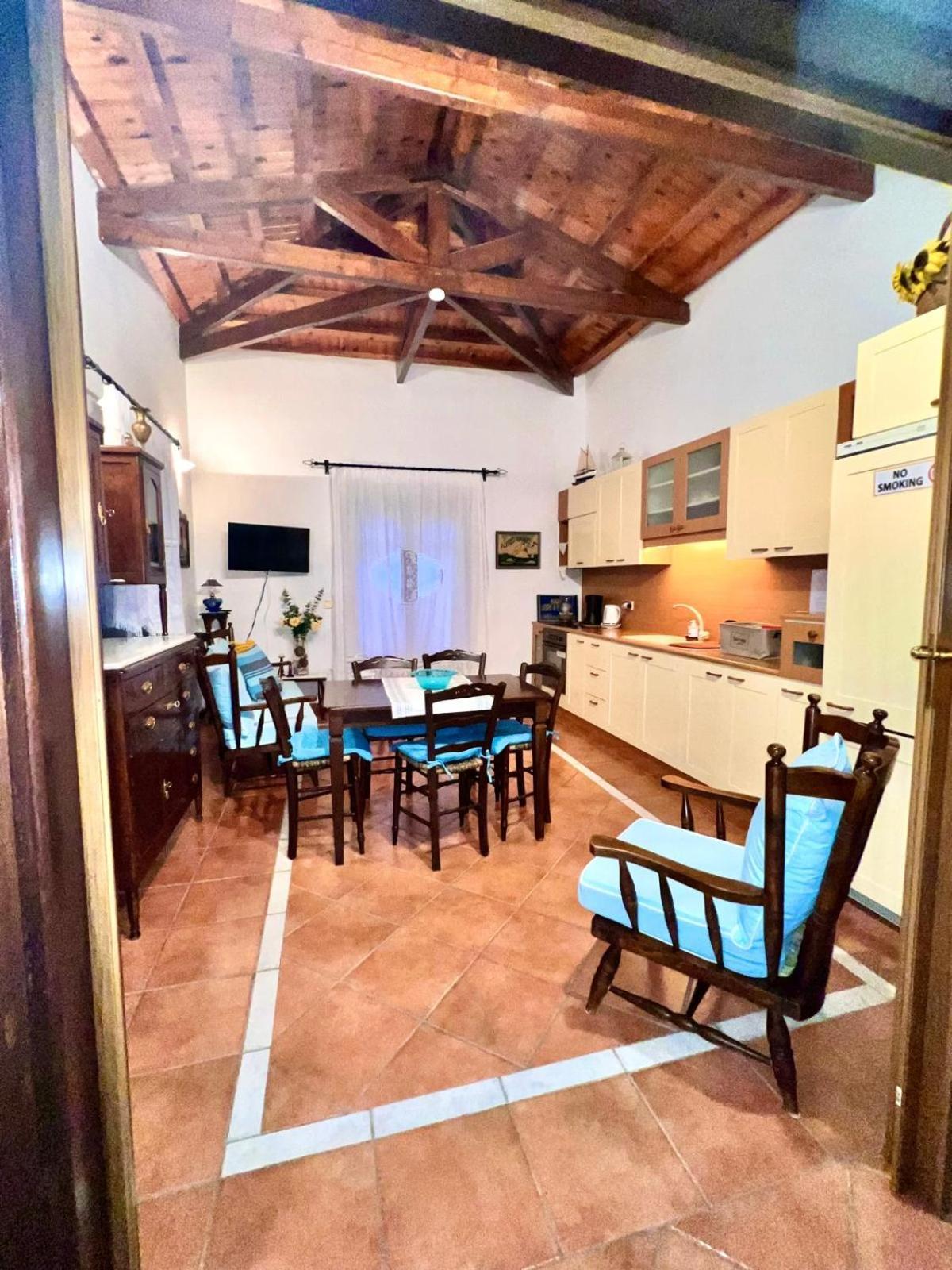 Apartment Alexjean House *